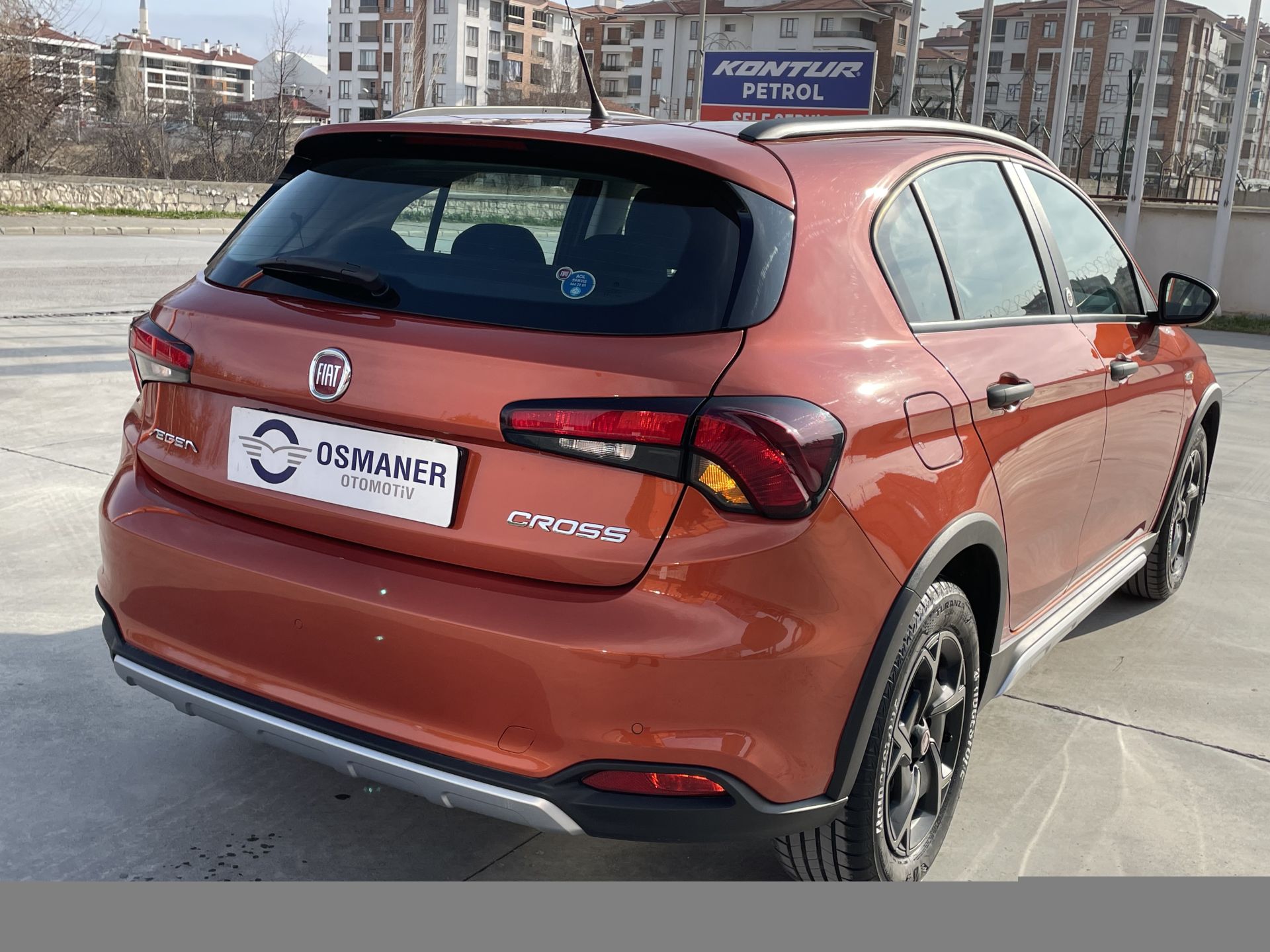 _OSMANER_ 2023 FİAT EGEA CROSS 1.4 95 BG URBAN BOYASIZ TURUNCU