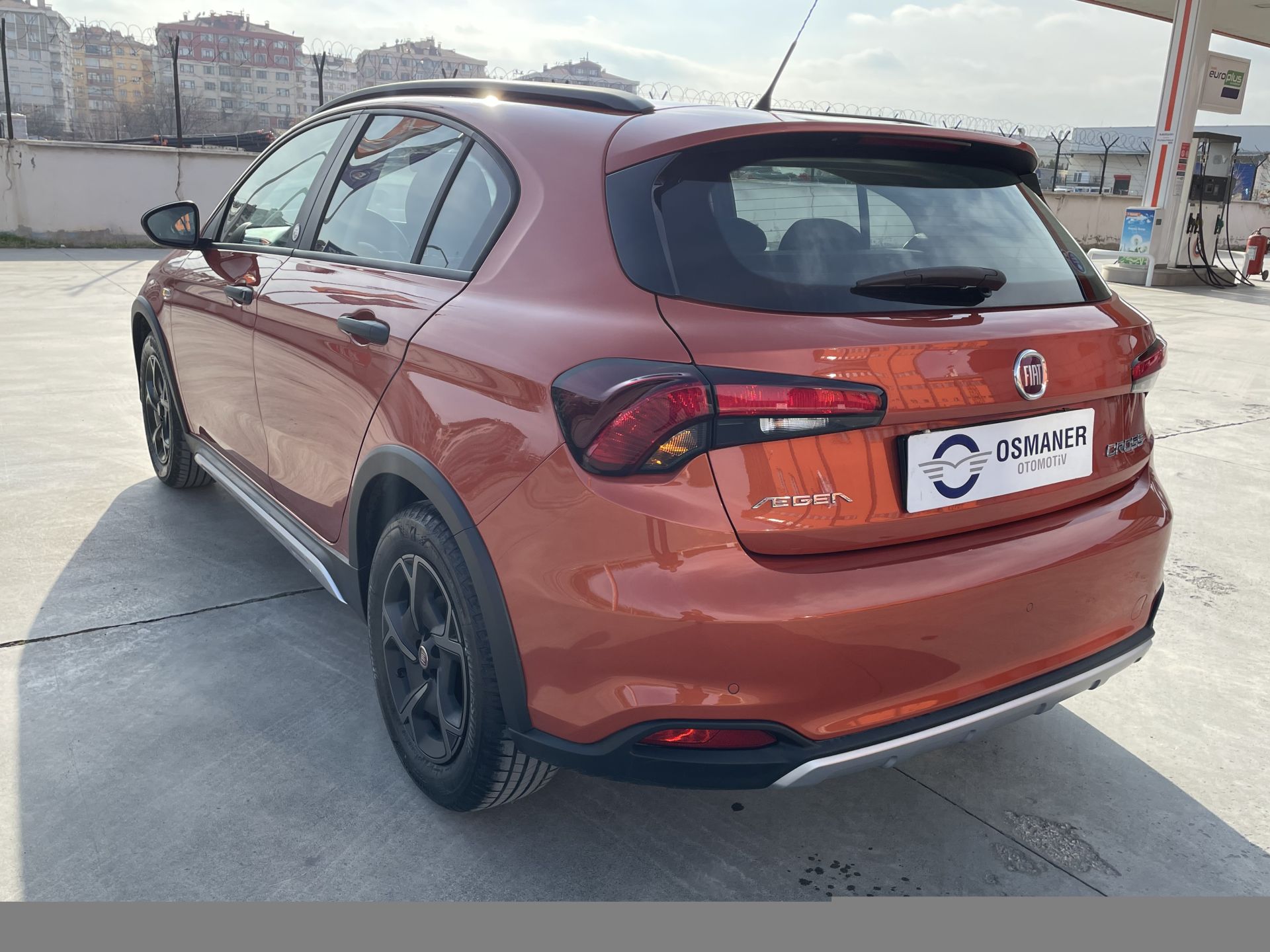 _OSMANER_ 2023 FİAT EGEA CROSS 1.4 95 BG URBAN BOYASIZ TURUNCU
