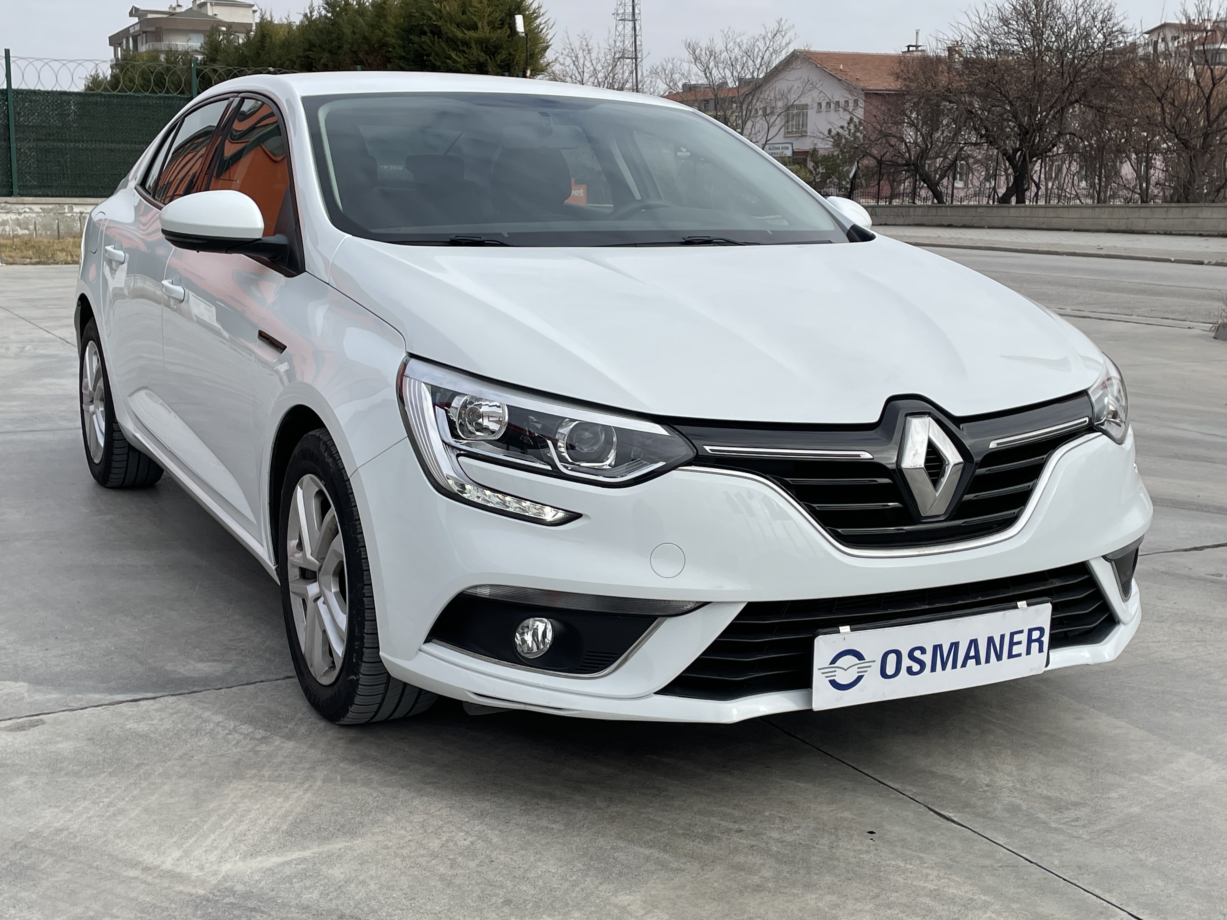 _OSMANER_2022 RENAULT MEGANE 1.3 TCE 140 BG EDC JOY BOY